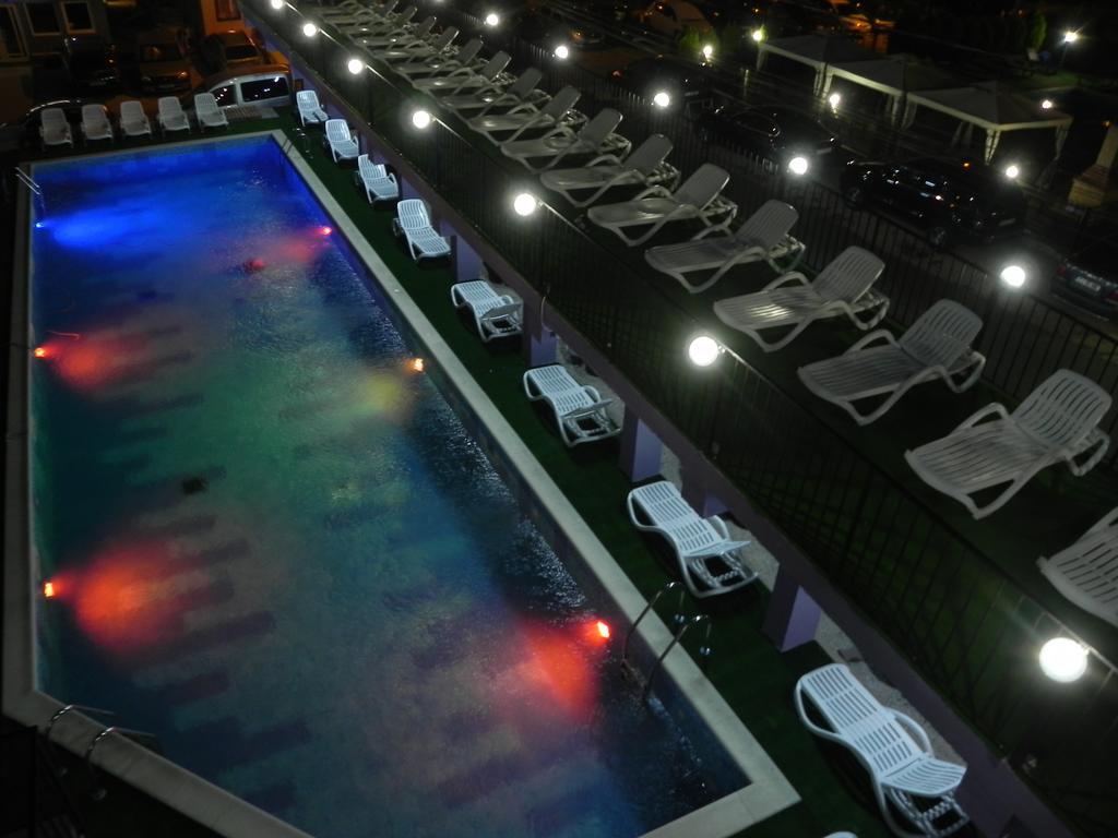 Pensiunea Iubesc Marea - piscină încălzită, vouchere vacanță, 40 m de faleză Costinesti Extérieur photo