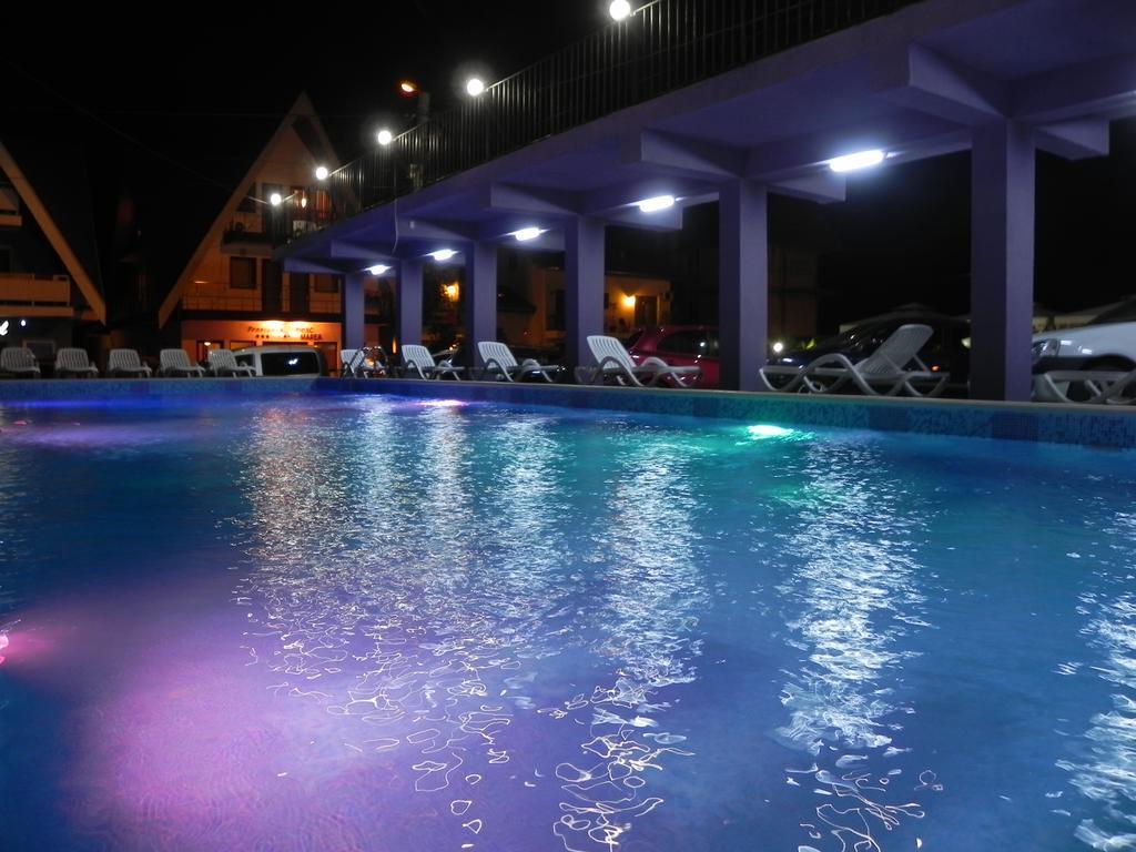Pensiunea Iubesc Marea - piscină încălzită, vouchere vacanță, 40 m de faleză Costinesti Extérieur photo