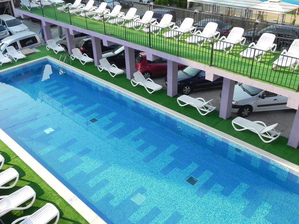Pensiunea Iubesc Marea - piscină încălzită, vouchere vacanță, 40 m de faleză Costinesti Extérieur photo