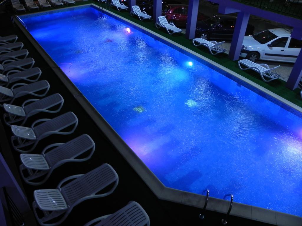 Pensiunea Iubesc Marea - piscină încălzită, vouchere vacanță, 40 m de faleză Costinesti Extérieur photo