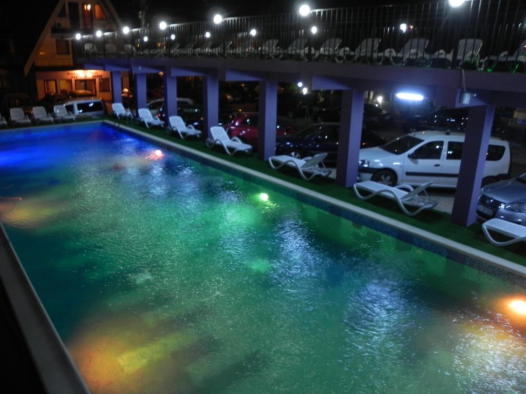 Pensiunea Iubesc Marea - piscină încălzită, vouchere vacanță, 40 m de faleză Costinesti Extérieur photo