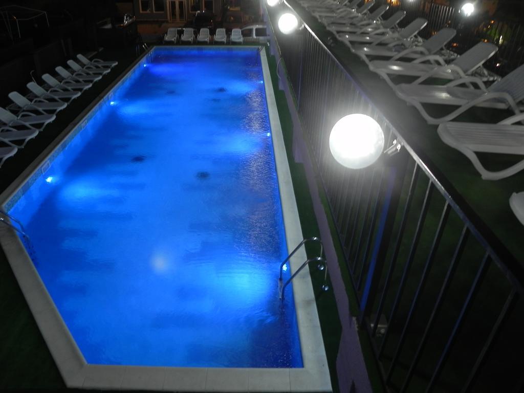 Pensiunea Iubesc Marea - piscină încălzită, vouchere vacanță, 40 m de faleză Costinesti Extérieur photo