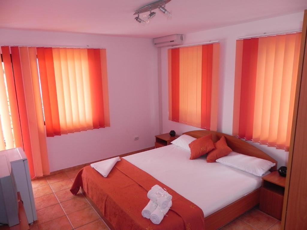 Pensiunea Iubesc Marea - piscină încălzită, vouchere vacanță, 40 m de faleză Costinesti Extérieur photo