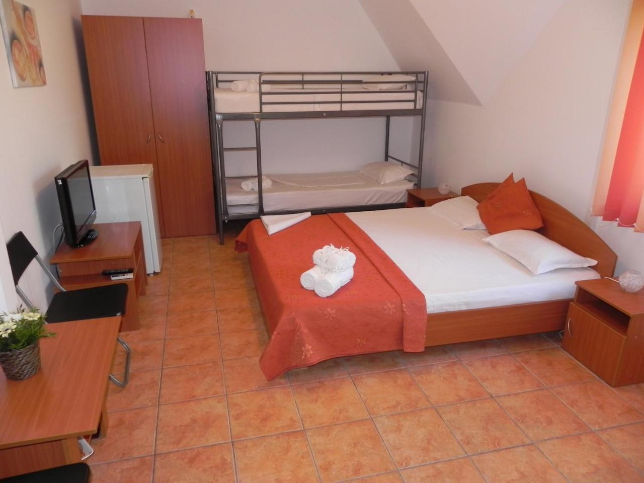Pensiunea Iubesc Marea - piscină încălzită, vouchere vacanță, 40 m de faleză Costinesti Extérieur photo